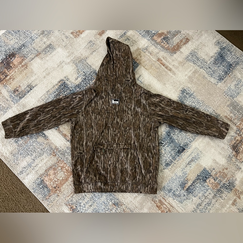BANDED. Youth 18/20. Camo pullover hoodie. Great condition